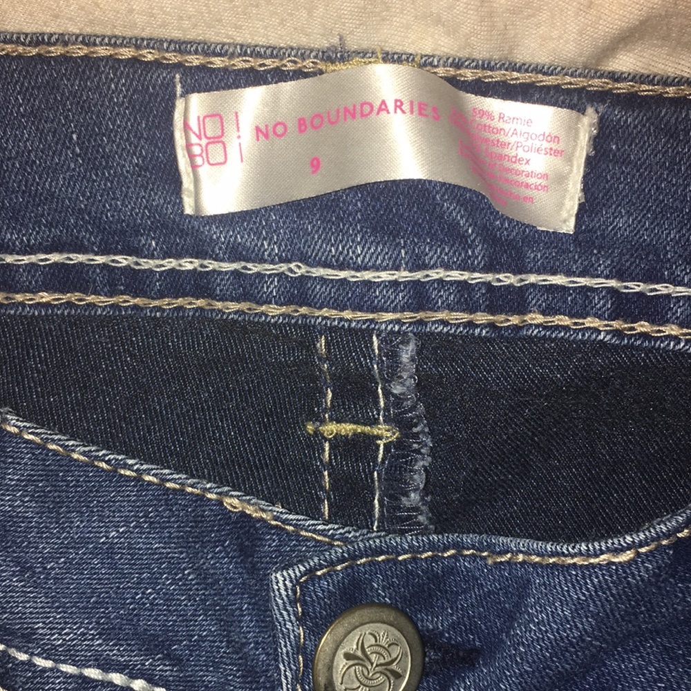 Embellished pocket jeans 💕 - Picture 5 of 8